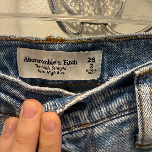 Abercrombie & Fitch Ultra High Rise Ankle Straight Jeans - Picture 3 of 3